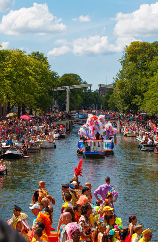 Pride Amsterdam boot sloep huren